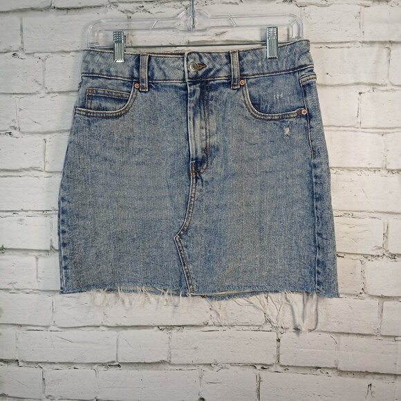 WILD FABLE DENIM SKIRT, SIZE 6, MEDIUM BLUE WASH, LIKE NEW, WOMENS - Picture 2 of 7